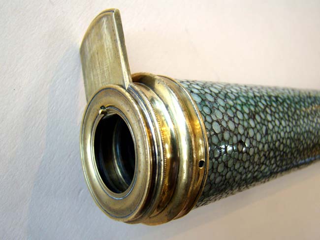 A RARE and early Peter and John Dollond shagreen and card three-draw telescope circa 1760-1780 — image 5